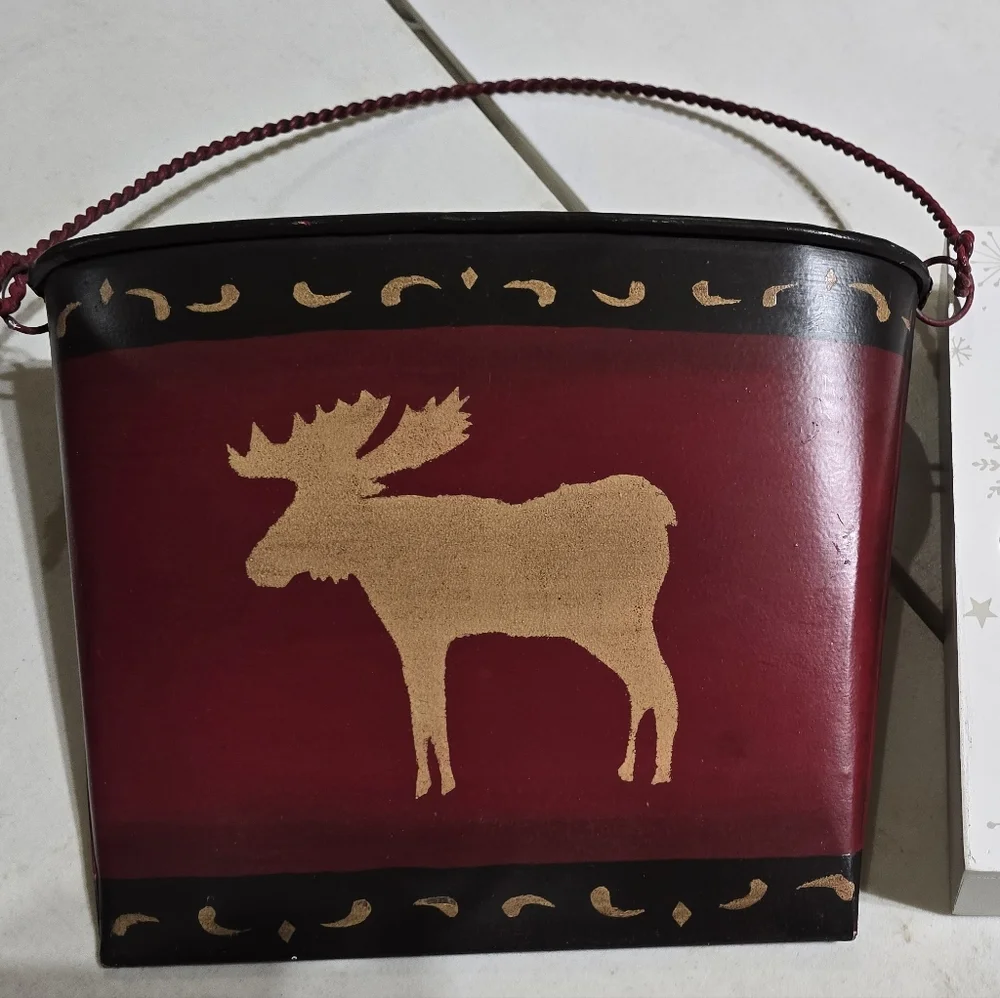 Red and Black Moose Design Metal Hanging Bin.